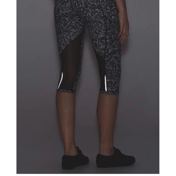 NWOT* Lululemon Outrun Mesh Crop Leggings - Picture 4 of 12